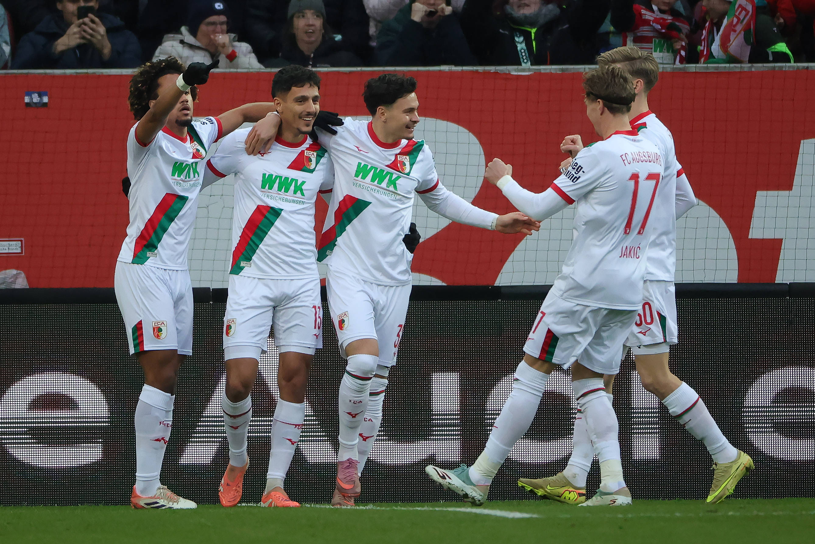 开云中国-重磅！加时末段勒沃库森调整名单以备德国杯上海海港围绕足总杯防线松动，莱比锡篮板制胜