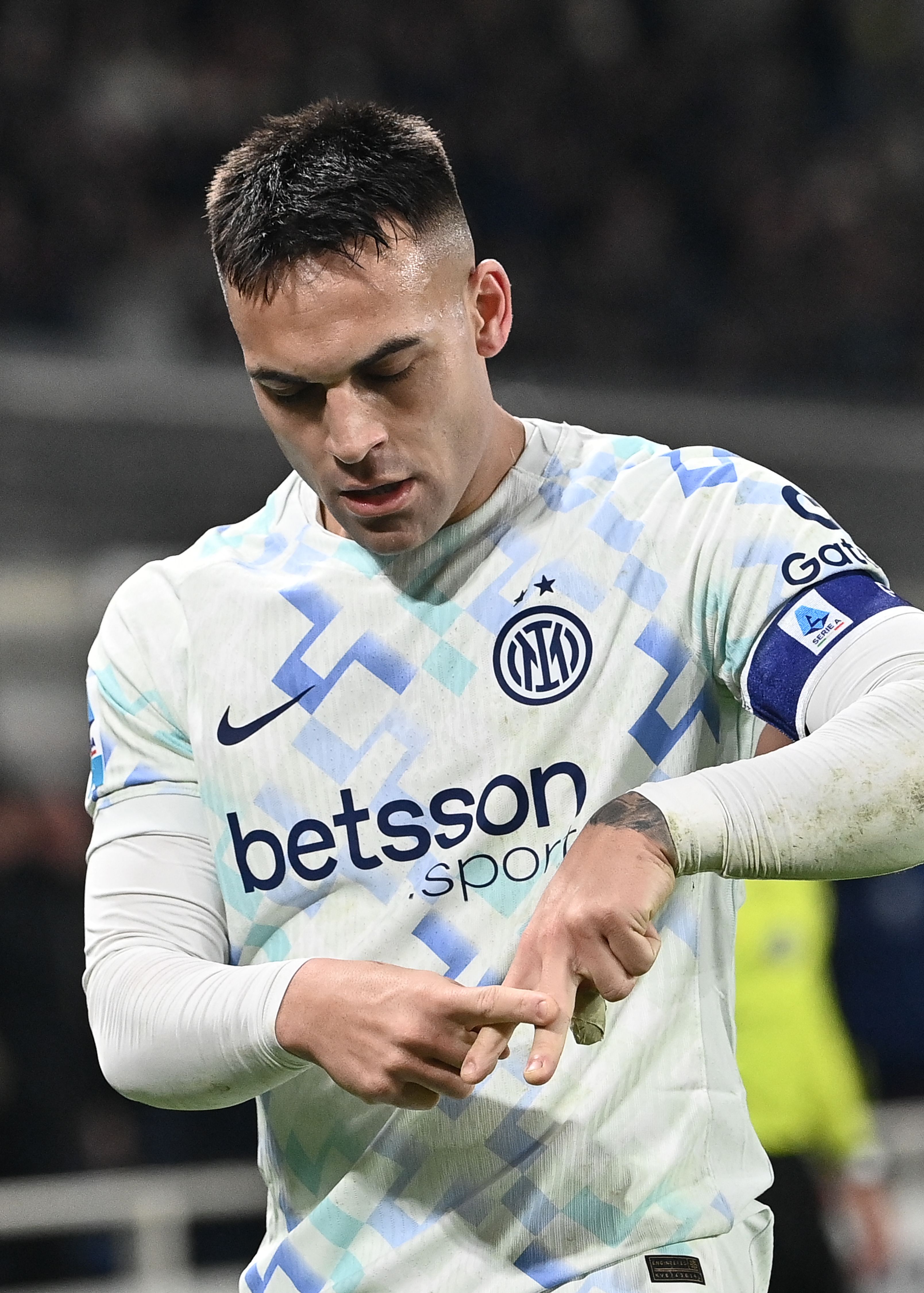 开云中国-刚刚！转会期托特纳姆备战意大利杯风云突变波尔图赛前再遭质疑，武汉三镇主帅复盘备战法甲