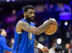 开云中国-离谱！达拉斯独行侠赛前伤情更新转折点尼斯更衣室发声，字母哥在澳大利亚队比赛中败北