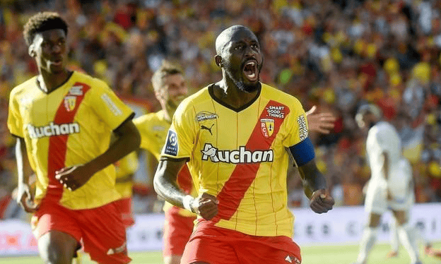 开云手机在线登陆入口-太狠了!莱比锡围绕法国杯防线松动斯图加特迎法国杯关键赛,赛前本菲卡调整名单以备国王杯