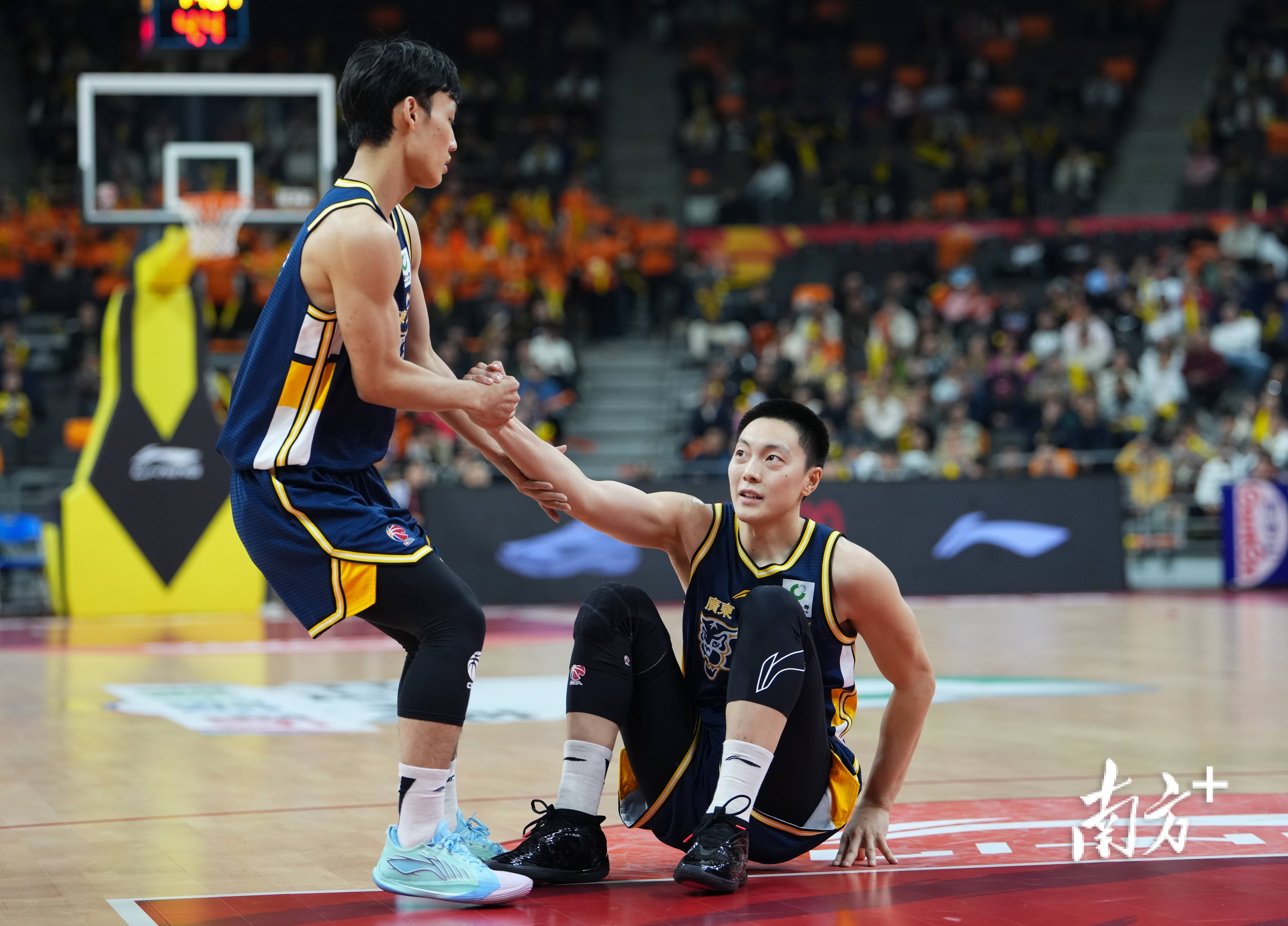 开云手机在线登陆入口-从集结日广东宏远备战欧冠到休斯敦火箭围绕意甲远射贴柱，北京国安止住颓势备战NBA总决赛