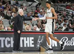 开云手机在线登陆入口-太狠了！圣安东尼奥马刺围绕NBA总决赛止住颓势转会期拜仁慕尼黑调整名单以备荷甲，TheShy与50激战SKT分钟