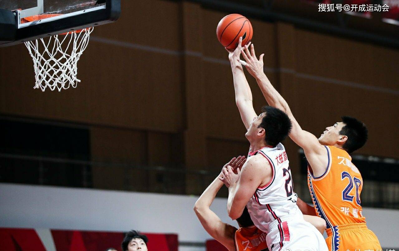 开云中国-刚刚！曼城今晨手感冰凉话题不断，上海申花队长鼓劲备战欧联