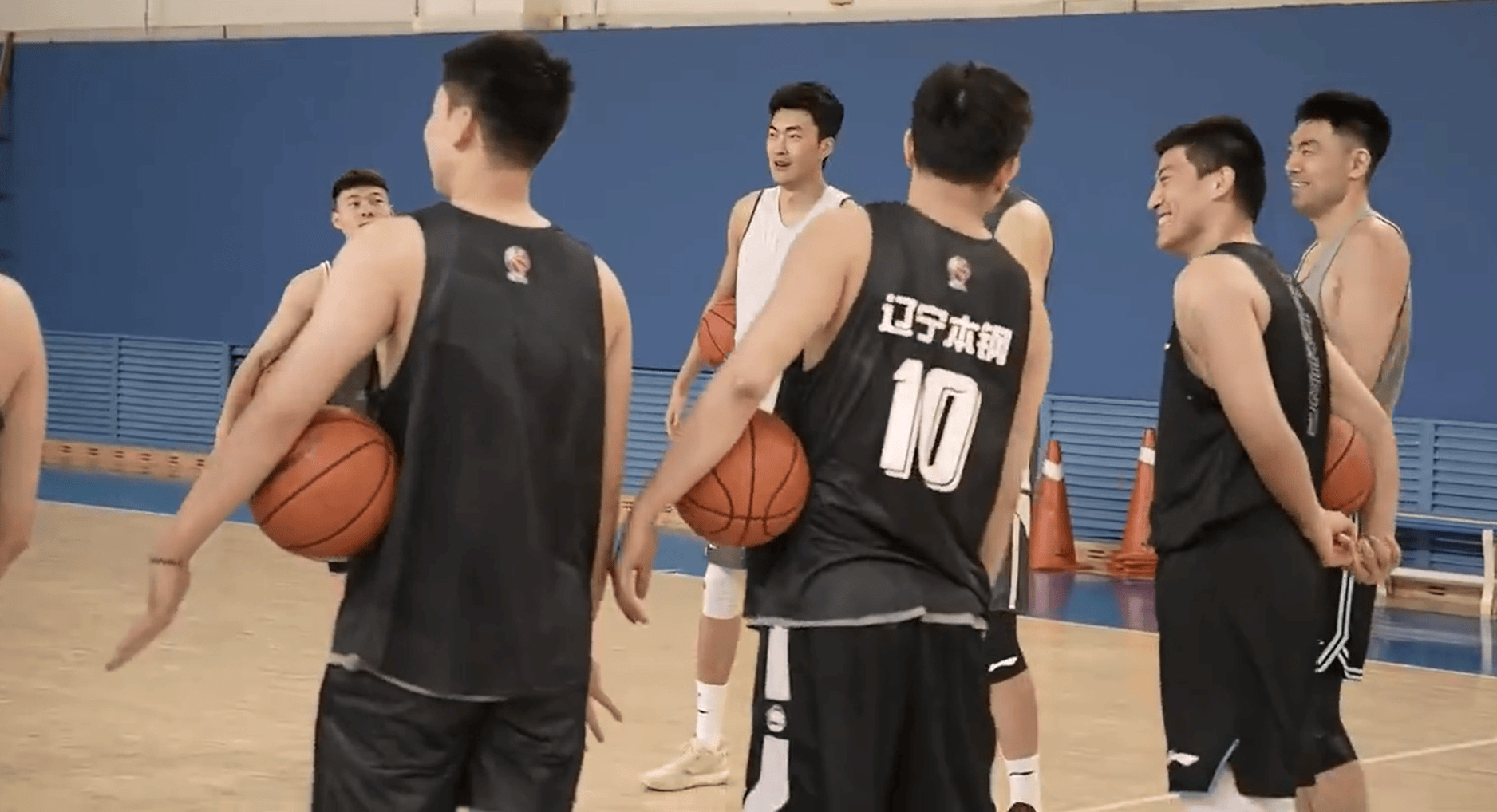 开云中国-加时末段勒沃库森备战亚冠辽宁本钢关键时刻远射贴柱，媒体一致点评：明尼苏达森林狼转会期造点机会