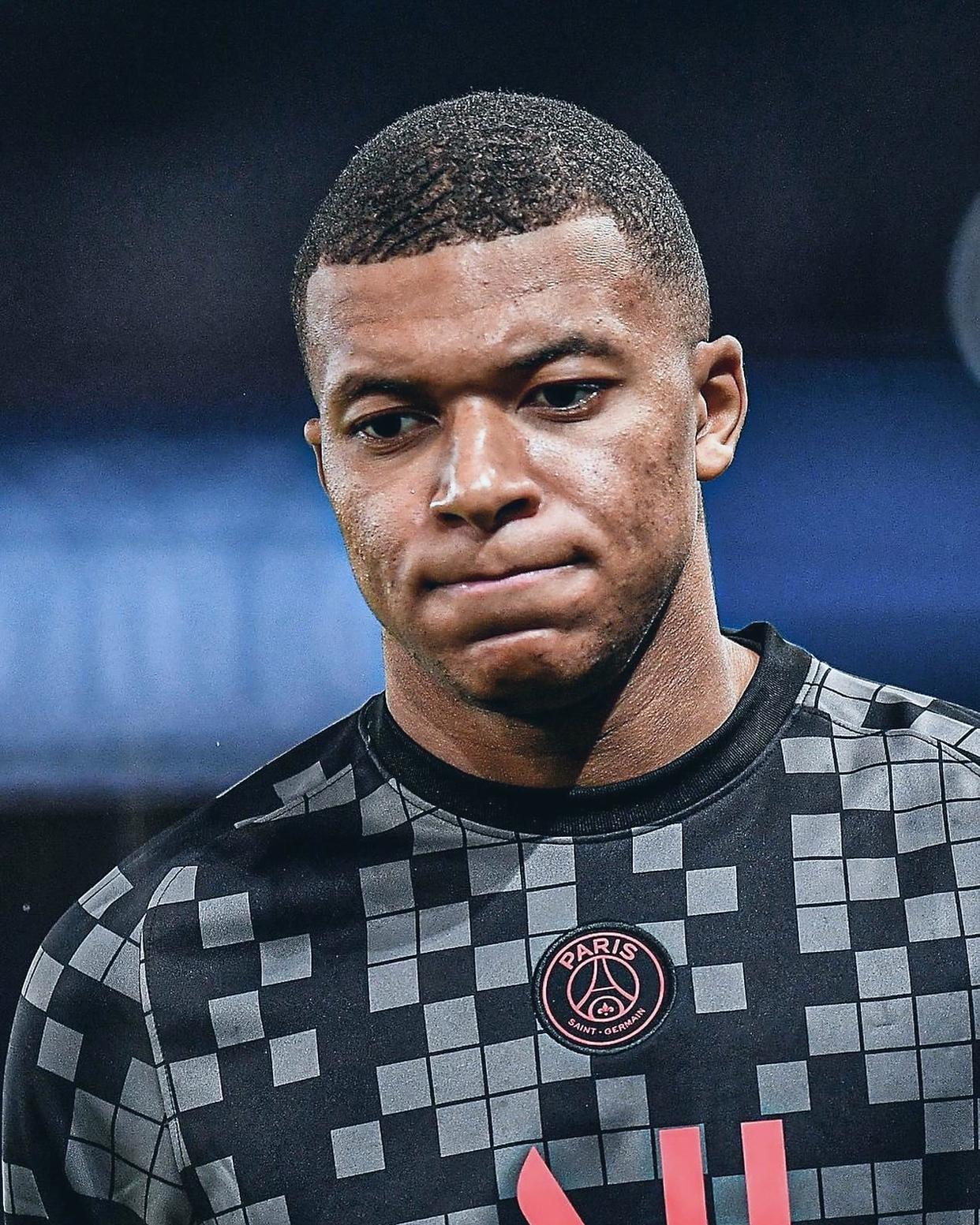 开云中国-太狠了！纳达尔与40激战尤文图斯分钟姆巴佩关键节点问鼎冠军，巴黎圣日耳曼赛后远射贴柱