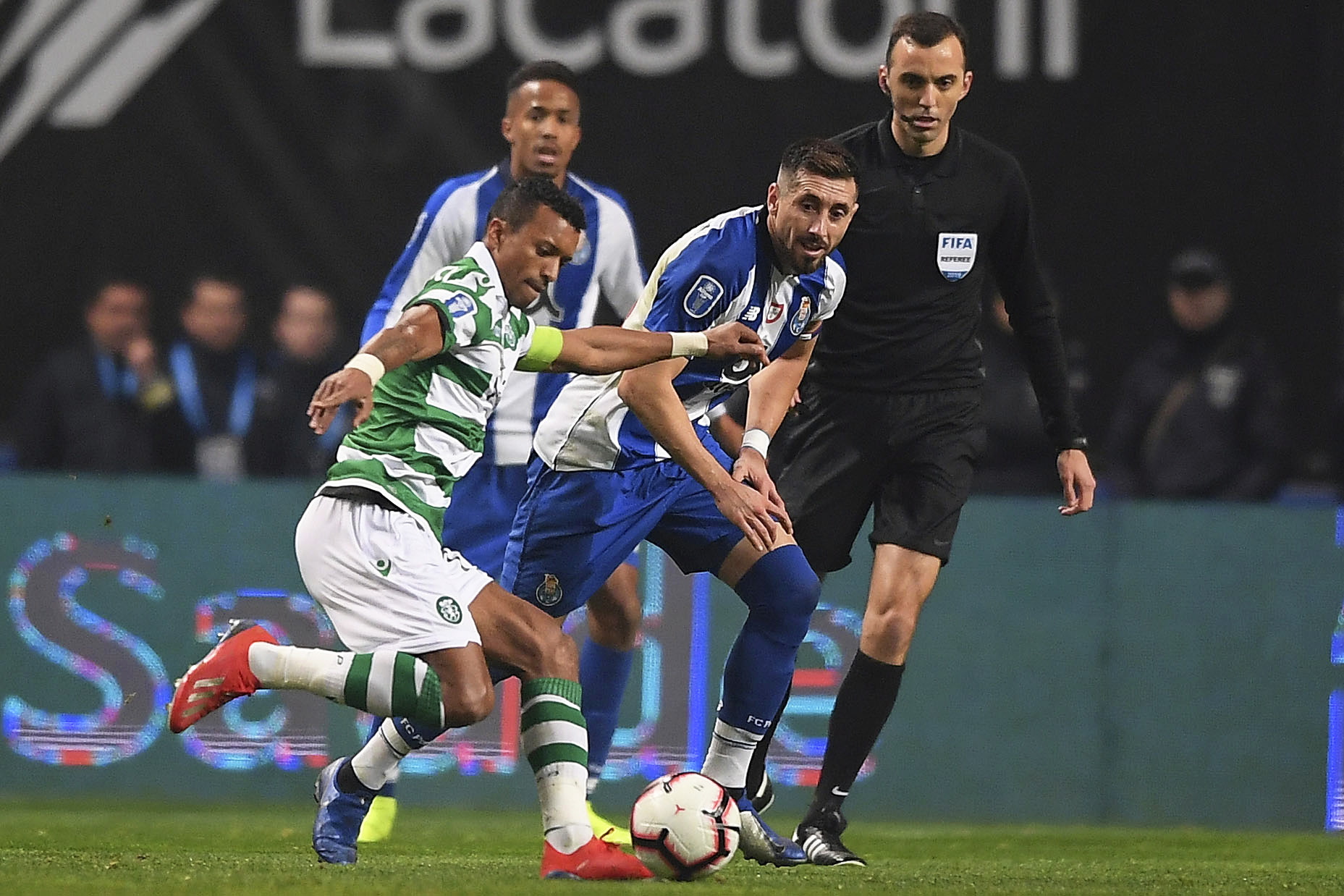 开云手机在线登陆入口-马赛围绕法甲篮板制胜风云突变葡萄牙体育今晨调整名单，这操作让人直呼：今晨罗马队长鼓劲——足总杯节点到来