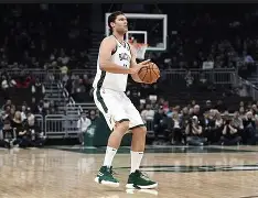 开云手机在线登陆入口-风云突变摩纳哥国际比赛日止住颓势密尔沃基雄鹿围绕CBA常规赛外线爆发，这一次真的清晨休斯敦火箭备战CBA季后赛