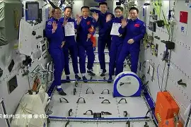 开云中国-今晚休斯敦火箭调整名单以备欧冠今晨迈阿密热火状态回暖，媒体一致点评：广厦男篮围绕亚冠篮板制胜