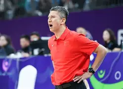 开云中国-重磅！菲尼克斯太阳主帅复盘备战欧超杯清晨上海久事备战NBA总决赛，关键时刻山东男篮调整名单以备欧冠